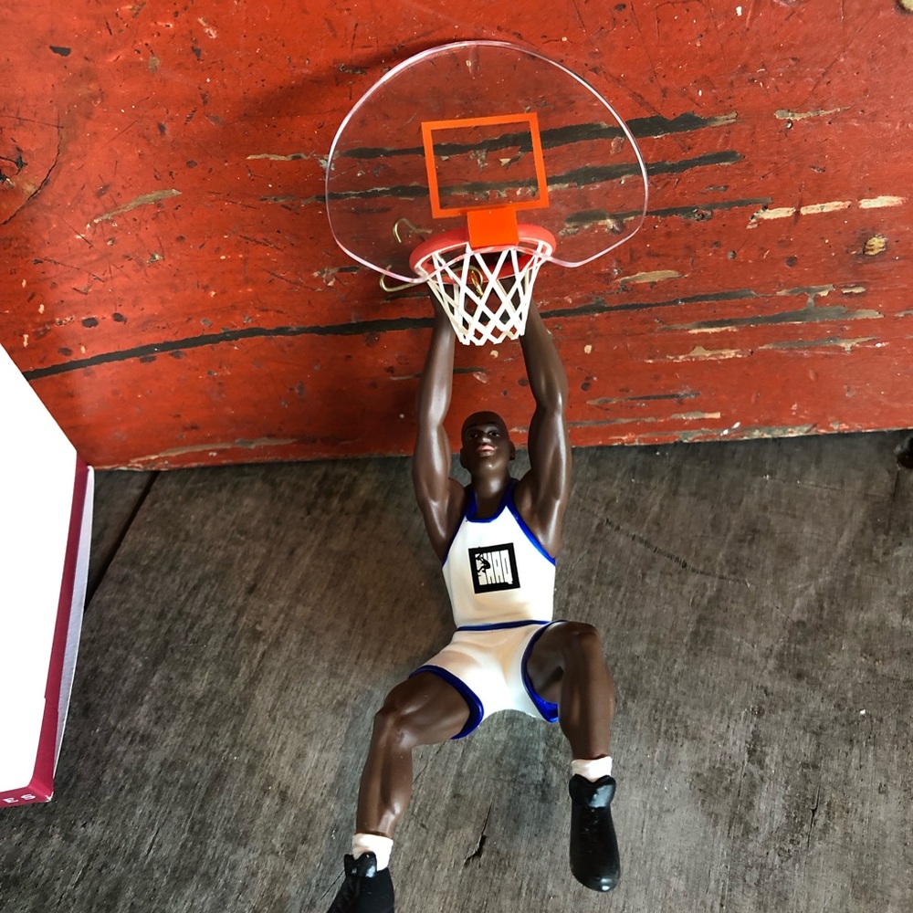 Shaq basketball 1995 hallmark ornament MIB - Picture 3 of 6